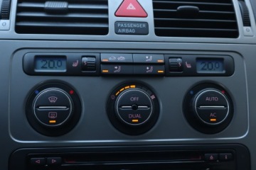 Volkswagen Touran II 1.4 TSI 140KM 2010 VW Touran 1.4 TSI, Automat, Navi, Klima, zdjęcie 15