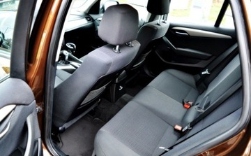 BMW X1 E84 Crossover sDrive18d 143KM 2010 BMW X1 Bezwypadkowy Podgrzewane fotele, Czujniki parkowania przod tyl, zdjęcie 12