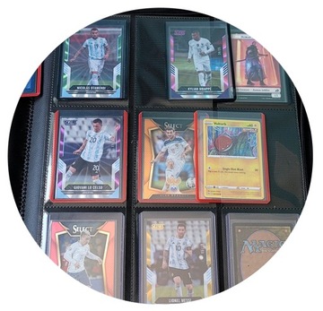 Папка для альбомов для устройств с верхней загрузкой. Папка с 9 карманами на молнии. Папка с верхней загрузкой. 216 карт TCG.