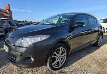 Renault Megane III Hatchback Facelifting 1.4 TCe 130KM 2013 Renault Megane Renault Megane 1.4 16V TCE Bose Edition 1.4 Benzyna 130KM