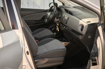 Toyota Yaris III 2015 Toyota Yaris Hybrid 1.5 VVT-i KAMERA zarejestrowany w Polsce, zdjęcie 20