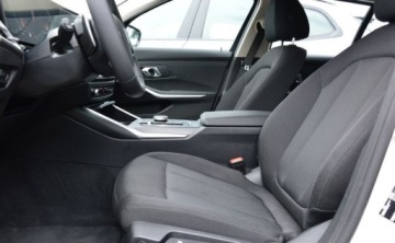 BMW Seria 3 G20-G21 Touring Facelifting 2.0 318d 150KM 2025 BMW Seria 3 BMW 318d Touring 150KM Widescreen HAK Kamera Ambiente Klima 3x, zdjęcie 15