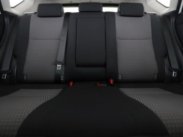 Toyota Auris II Hatchback 5d Facelifting 1.8 Hybrid 136KM 2018 Toyota Auris kamera grzane fotele tempomat, zdjęcie 17