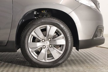 Peugeot 2008 I SUV Facelifting 1.2 PureTech 130KM 2016 Peugeot 2008 1.2 PureTech, Salon Polska, zdjęcie 14