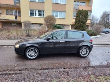 Alfa Romeo 147 Hatchback 1.6 i 16V T.Spark 120KM 2006 Alfa Romeo 147 Alfa Romeo 147 1,6 benzyna Zamiana 1.6 Benzyna 120KM, zdjęcie 13
