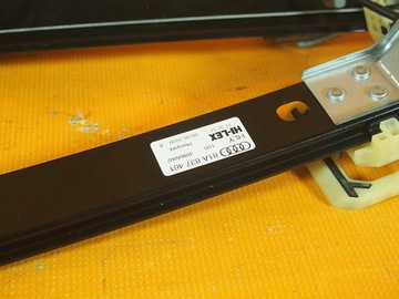 AUDI Q2 81A 32KM VODÍTKO OKNO PŘEDNÍ LEVÝ 81A837461 / 5Q0959802C