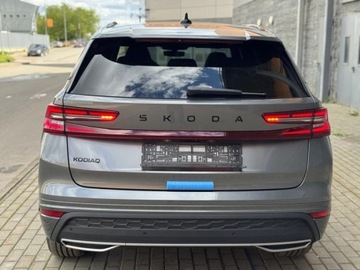 Skoda Kodiaq II SUV Plug-In 1.5 TSI Plug-In Hybrid 204KM 2026 SKODA Kodiaq Sportline 1.5 TSI iV PHEV 4x2 DSG 204KM, zdjęcie 4