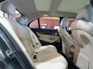 Mercedes Klasa E W213 2022 Mercedes-Benz Klasa E 450 4Matic 2022 3.0l 3.0 Benzyna 362KM, zdjęcie 10