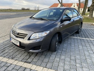Toyota Corolla X Sedan 1.6 i 16V VVT-i 124KM 2007 Toyota Corolla Zarejestrowany Benzyna Mały, zdjęcie 2