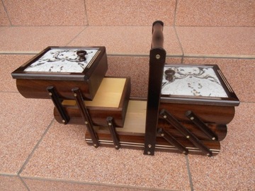 РЕЗЬБОВАЯ МАШИНА ящик - деревянный ящик - с обивкой