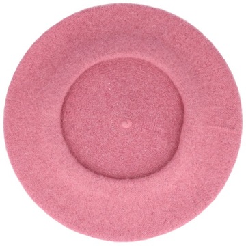 Женский берет во французском стиле.