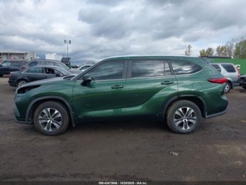 Toyota Highlander III 2023 Toyota Highlander 2023 TOYOTA HIGHLANDER HYBRID XLE 2.5 Hybryda 186KM, zdjęcie 6