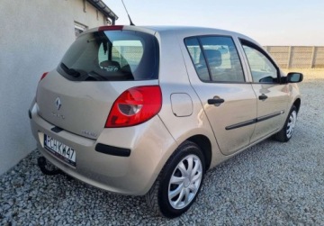 Renault Clio III Hatchback 5d 1.2 i 16V 75KM 2006 Renault Clio 1.2 Benzyna ZADBANA Oszczedna NIEZAWODNA 2006r Serwis 1.1, zdjęcie 2