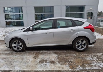 Ford Focus III Kombi 1.0 EcoBoost 125KM 2013 Ford Focus Ford Focus 1.0 Ecoboost, Salon Pl, 2kpl. opon. Benzyna 125KM, zdjęcie 2