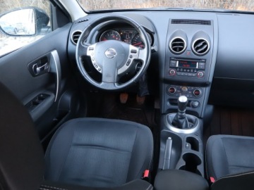Nissan Qashqai I Crossover 2.0 dCi 150KM 2011 Nissan Qashqai 2.0 dCi, Salon Polska, zdjęcie 6
