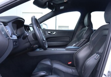 Volvo XC60 II Crossover D4 190KM 2019 Volvo XC 60 D4 190KM RDesign Salon POLSKA I Wlasciciel Gwarancja FV23, zdjęcie 13