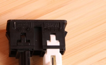 BMW F20 F21 F30 F31 F34 F32 F33 F36 X1 F48 HNÍZDO PORT USB AUX IN 9229246