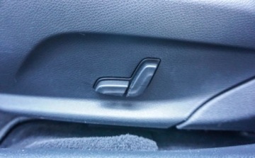 Mercedes Klasa C W205 2017 Mercedes-Benz Klasa C Mercedes-Benz C180d 1.6 Diesel 116KM, zdjęcie 28