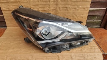 Lampa Prawy Przód Toyota Yaris III Lift