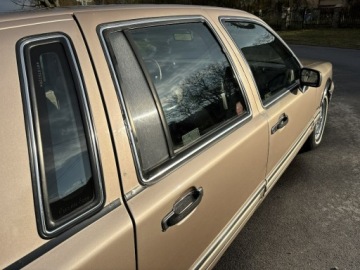 Lincoln Town Car II 1991 Lincoln Town Car Executive Series 1991, zdjęcie 34
