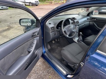 Toyota Avensis II Kombi 2.0 VVT-i 147KM 2006 Toyota Avensis 2.0 VVT-i Combi Executive 147KM 2006r, zdjęcie 9