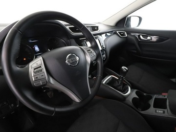 Nissan Qashqai II Crossover 1.2 DIG-T 115KM 2015 Nissan Qashqai navi klima auto kamera i czujniki, zdjęcie 13