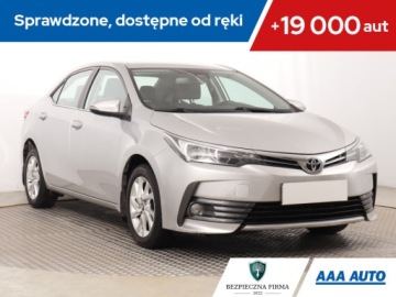Toyota Corolla XI Sedan Facelifting 1,6 Valvematic 132KM 2017 Toyota Corolla 1.6 Valvematic, Salon Polska