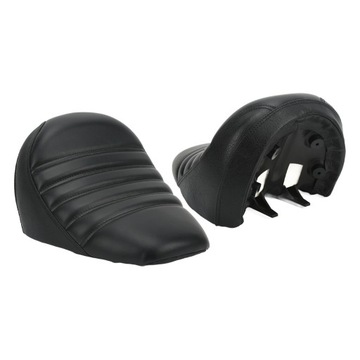 Удобное переднее мотоциклетное сиденье с нескользящим покрытием.