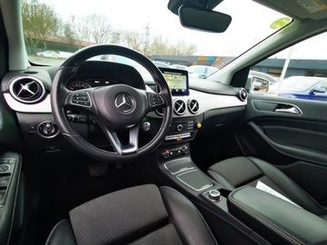 Mercedes Klasa B W246 Sports Tourer Facelifting 2.1 Electric Drive 179KM 2016 MERCEDES B Electric Drive 250 e, Bezwypadkowy, Przebieg 63857km, zdjęcie 16