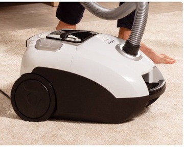 Пылесос с мешком Amica Ora VM1033 900 Вт, 2 л.