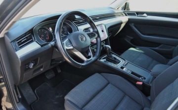 Volkswagen Passat B8 Variant Facelifting 1.5 TSI EVO 150KM 2020 Volkswagen Passat Variant GWARANCJA, 2020, 1.5 Benzyna, Automat DSG, Niski, zdjęcie 4