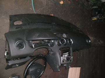KONZOLA DESKA PEUGEOT 308 SW T7