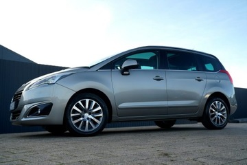 Peugeot 5008 I Minivan Facelifting 2.0 HDi 163KM 2015 Peugeot 5008 FELINE kamera SKÓRA nawi PANORAMA, zdjęcie 3