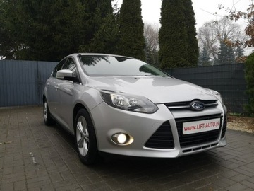Ford Focus III Hatchback 5d 1.0 EcoBoost 125KM 2012 Ford Focus 1.0 12v 125KM Klimatr Navi ALU Isofix, zdjęcie 2