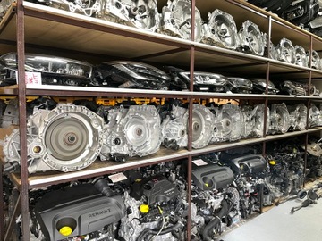 RENAULT CAPTUR II HYBRID КРЫШКА ПРАВАЯ 748A21413R