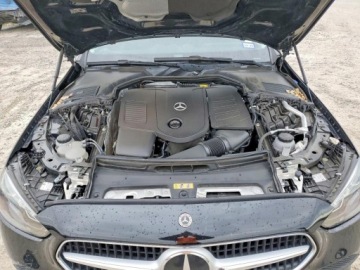 Mercedes Klasa C W206 2023 Mercedes-Benz Klasa C 300 4Matic 2023 2.0 Benzyna 255KM, zdjęcie 6