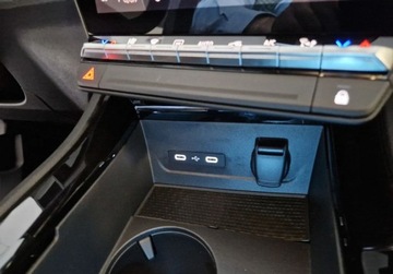 Renault Austral 1.2  E-Tech Full Hybrid 200KM 2025 Renault Austral GDYNIA iconic E-Tech full hybrid 200 bez przebiegu 1.2, zdjęcie 28