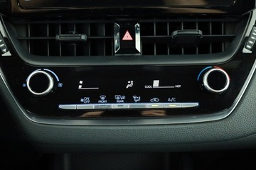 Toyota Corolla XII TS Kombi 1.2 Turbo D-4T 116KM 2019 Toyota Corolla 1.2 Turbo, Salon Polska, zdjęcie 9