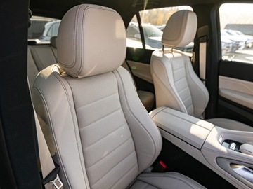 Mercedes GLE V167 SUV Facelifting 3.0 450d 367KM 2025 MERCEDES-BENZ GLE 450 d 4-Matic AMG Line 3.0 (367KM) 2025, zdjęcie 8