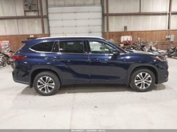 Toyota Highlander III 2022 Toyota Highlander XLE 2022 3.5l 3.5 Benzyna 295KM, zdjęcie 6