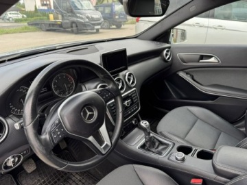 Mercedes Klasa A W176 Hatchback 5d Facelifting 180 122KM 2015 Mercedes A 180 Tylko 130000km*PDC*Navi, zdjęcie 15