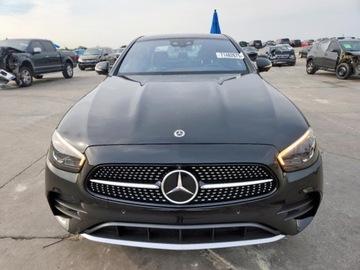 Mercedes Klasa E W214 2023 Mercedes-Benz Klasa E 2023 Mercedes-Benz E 350 4MATIC 2.0 Benzyna 255KM, zdjęcie 5