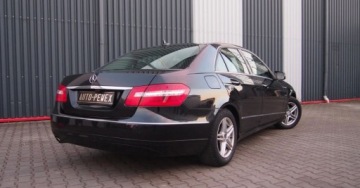 Mercedes Klasa E W212 Limuzyna 200 CGI BlueEFFICIENCY 184KM 2012 Mercedes-Benz Klasa E 1,8BenzynaAutomat LimuzynaSkora Ksenon 1.8, zdjęcie 15