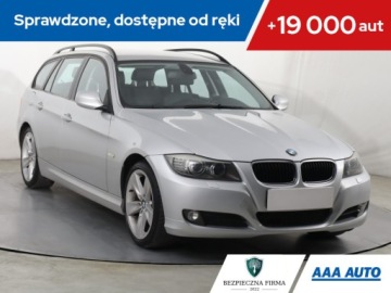 BMW Seria 3 E90-91-92-93 Touring E91 2.0 320i 170KM 2009 BMW 3 320 i, Skóra, Navi, Xenon, Bi-Xenon, Klima
