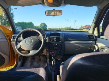 Renault Clio II Hatchback 1.2 i 16V 75KM 2001 Renault Clio 2 16 v, zdjęcie 14