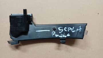 PRAVÝ SMĚROVKA ZRCÁTKO SKODA SCALA 18R-