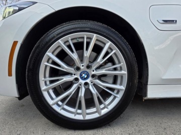 BMW Seria 3 G20-G21 Limuzyna 2.0 330e 292KM 2023 BMW 3 G20 330e 2.0l hybryda Plug-In 292KM * Przebieg: 55,158km, zdjęcie 39