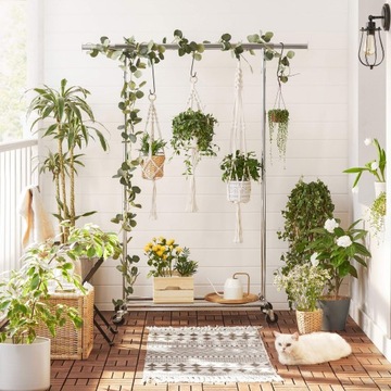 ЦЕЛЬНОМЕТАЛЛИЧЕСКАЯ ВЕШАЛКА ДЛЯ ОДЕЖДЫ НА КОЛЕСАХ, РЕЙКА