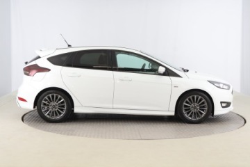 Ford Focus III Hatchback 5d facelifting 1.0 EcoBoost 125KM 2016 Ford Focus 1.0 EcoBoost, Salon Polska, Serwis ASO, zdjęcie 5