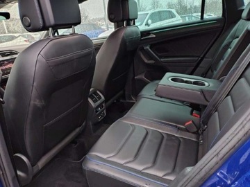 Volkswagen Tiguan II SUV R 2.0 TSI 320KM 2022 Volkswagen Tiguan FV23 Salon PL LED Matrix Harman Kamera 360 Skora ASO Gwa, zdjęcie 12